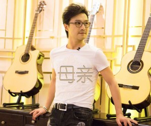 母亲吉他谱,原版歌曲,简单G调弹唱教学,六线谱指弹简谱2张图